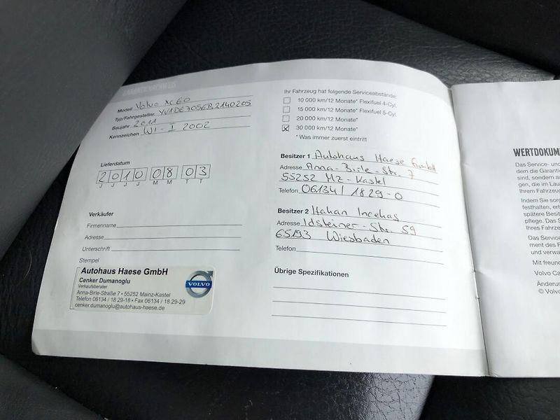 Volvo XC60 (2010) 2.4 D5 AWD - fotka 30 z 33
