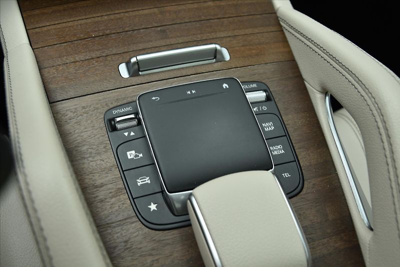 Mercedes-Benz GLS 580 4MATIC AMG 7-MÍST DPH ČR - fotka 31 z 41