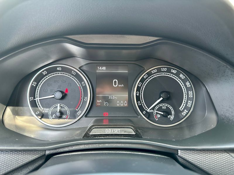 Škoda Scala (2023) 1.0 TSI 81kW Ambition - fotka 12 z 23