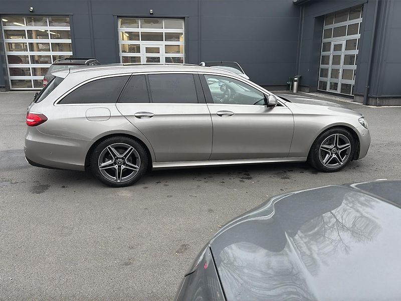 Mercedes-Benz Třídy E E 220d 4M Kombi - fotka 6 z 15
