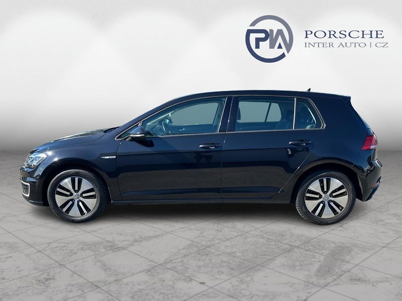 Volkswagen e-Golf Comfortline 100kW SOH: 92,4% - fotka 3 z 22