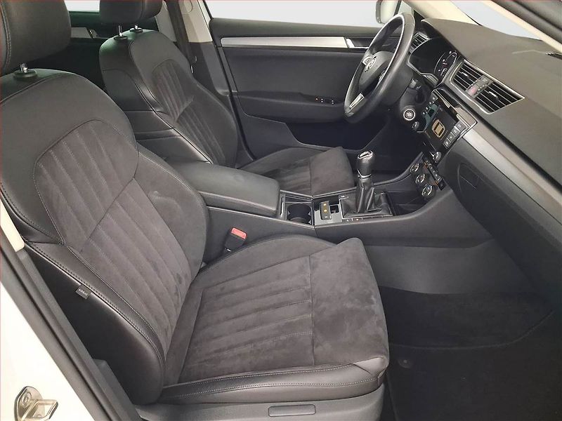 Škoda Superb (2016) Style 2.0 TDI, Serv.kniha - fotka 9 z 21