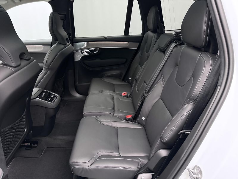 Volvo XC90 (2026) B5 AWD AUT DARK ULTRA 7-míst - fotka 6 z 29