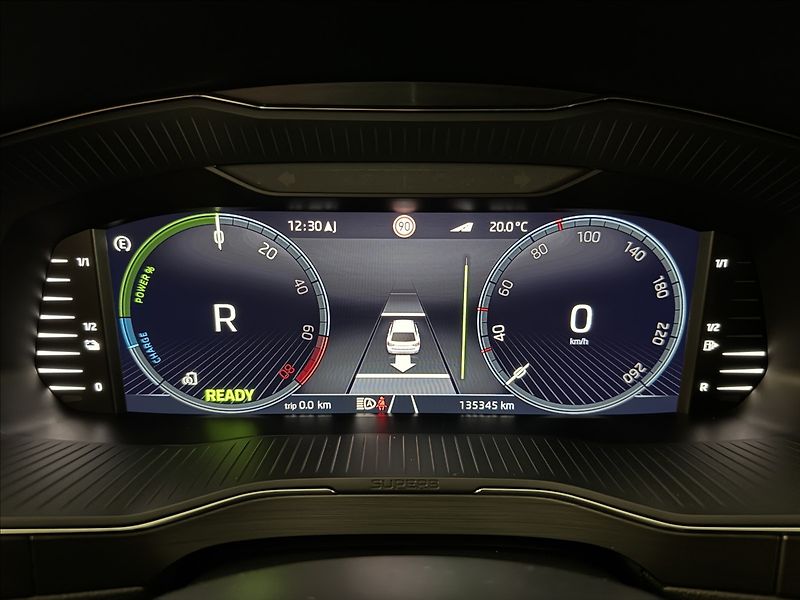 Škoda Superb 1,4 TSi  DSG iV Style Virtual - fotka 27 z 50