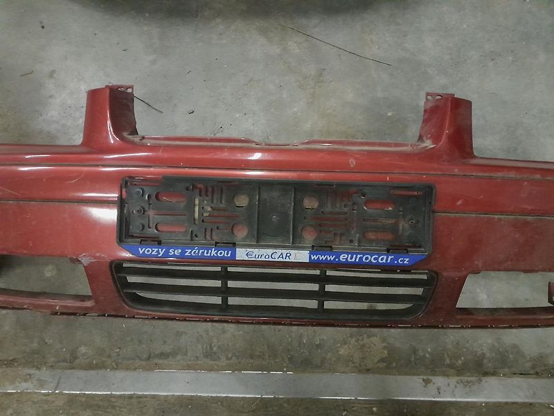Volkswagen Bora přední nárazník  - fotka 4 z 5