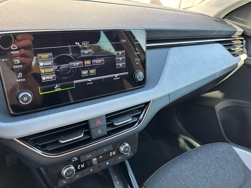 Škoda Scala 1.0 TSI 85 kW TOP SELECTION - fotka 19 z 30
