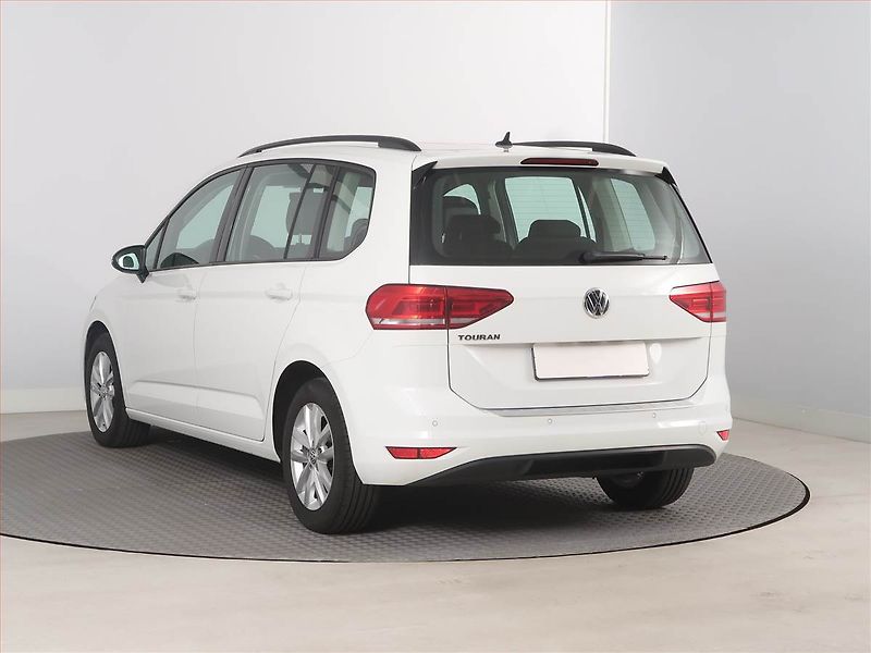 Volkswagen Touran (2019) Comfortline 1.6 TDI, Automat - fotka 4 z 18