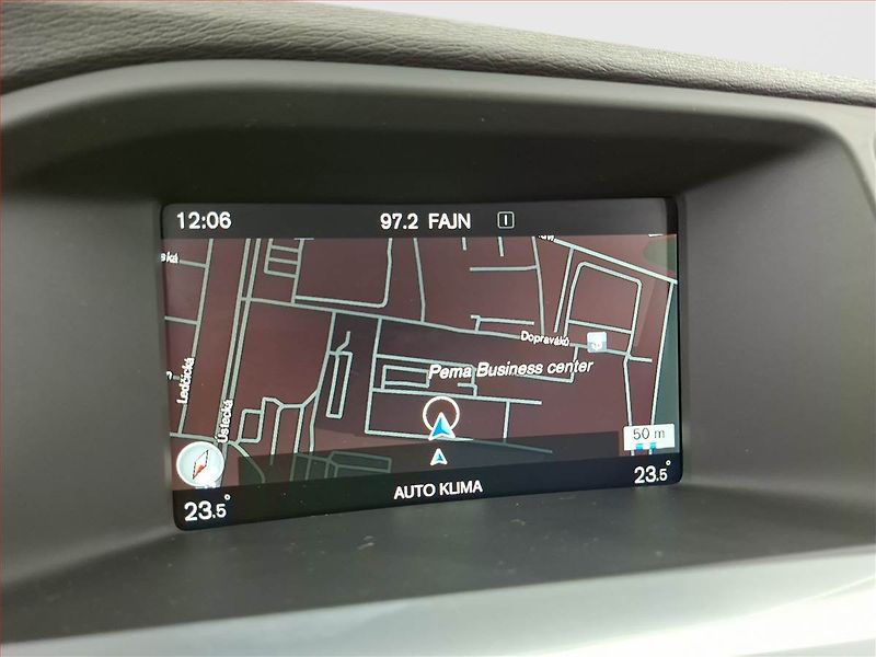 Volvo V60 (2017) D3 2.0, Automat, Xenony - fotka 13 z 20