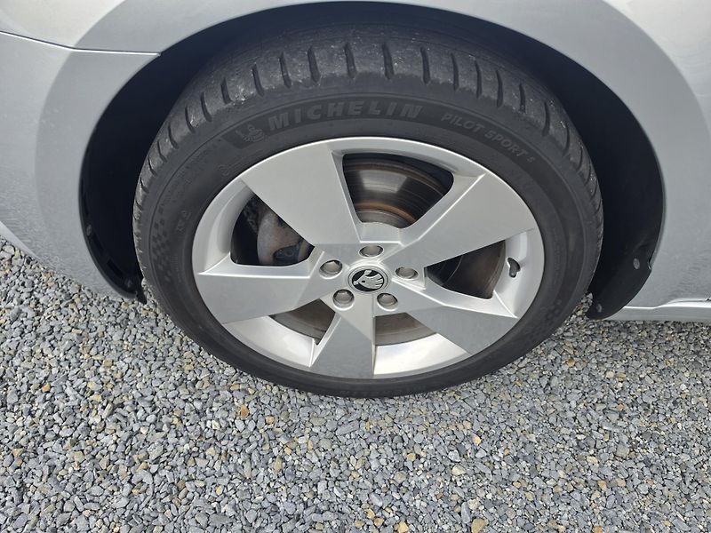 Škoda Octavia 1.5 TSi Style Plus - fotka 14 z 21
