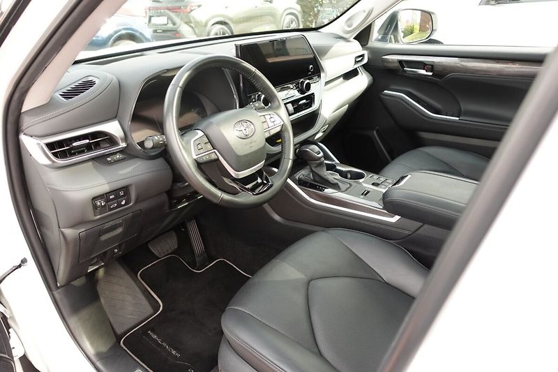 Toyota Highlander 2,5HSD Executive + Skyview (Pr - fotka 13 z 38