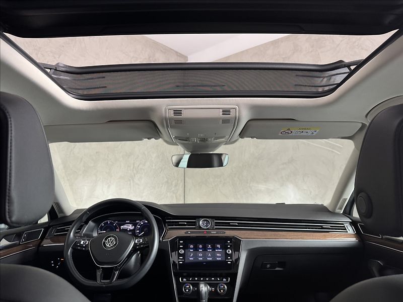 Volkswagen Passat 2,0 TDi  DSG Highline Virtual - fotka 18 z 49