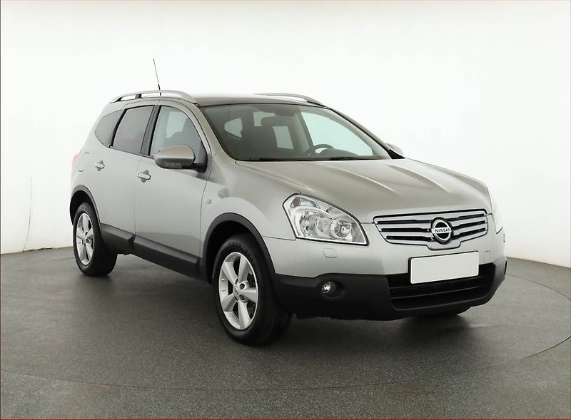 Nissan Qashqai (2009) 2.0 dCi, 7 míst, ČR,1.maj - fotka 1 z 17
