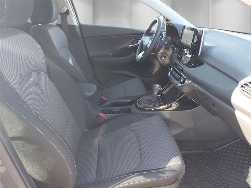 Hyundai i30 1,0   1.0TGDi DCT SMART CLIMAT - fotka 18 z 22
