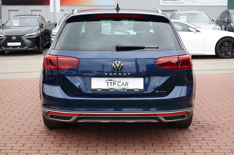 Volkswagen Passat ZLEVNĚNO 2,0TSi 206kW Alltrack - fotka 5 z 37