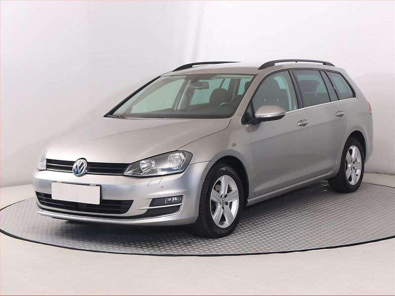 Volkswagen Golf (2014) Comfortline 1.2 TSI, Navi - fotka 2 z 20