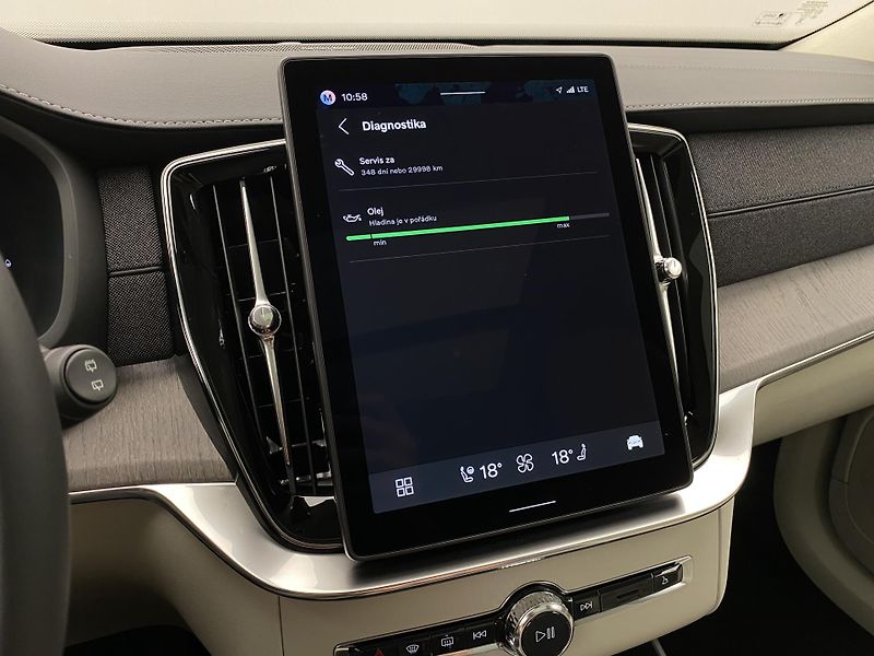 Volvo XC90 (2026) T8 AWD RECHARGE DARK ULTRA - fotka 71 z 79