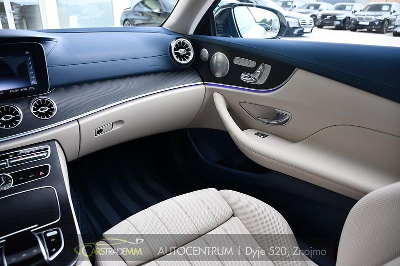 Mercedes-Benz Třídy E 400 4MATIC AMG ACC ČR HUD - fotka 19 z 53