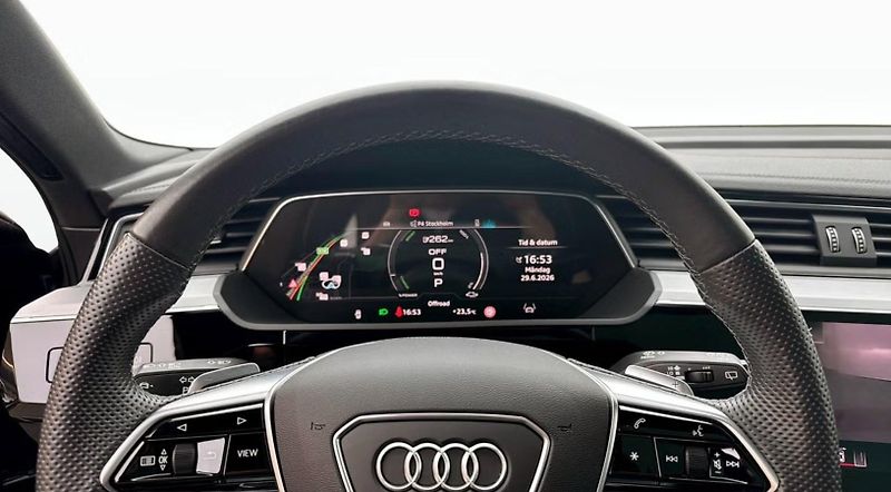 Audi Q8 e-tron 55 Q 360k Pano Tažné Matrix  - fotka 18 z 25