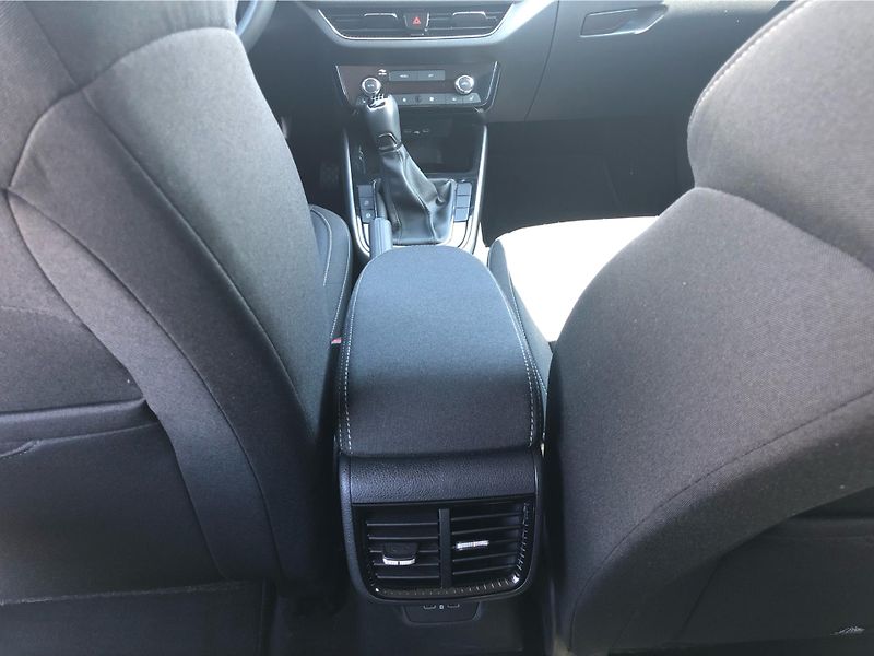 Škoda Fabia 1.0 TSi TOP SELECTION - fotka 23 z 28