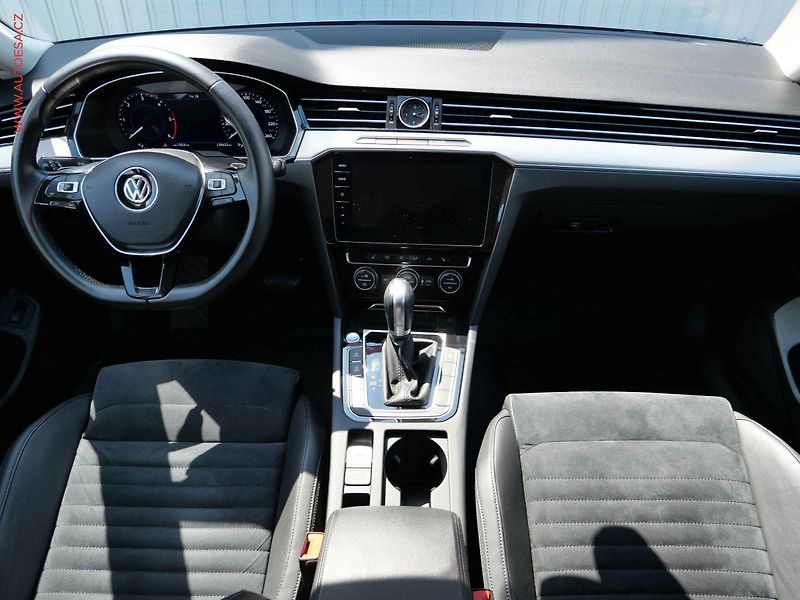 Volkswagen Passat (2018) 2.0 TDi, DSG - fotka 8 z 23