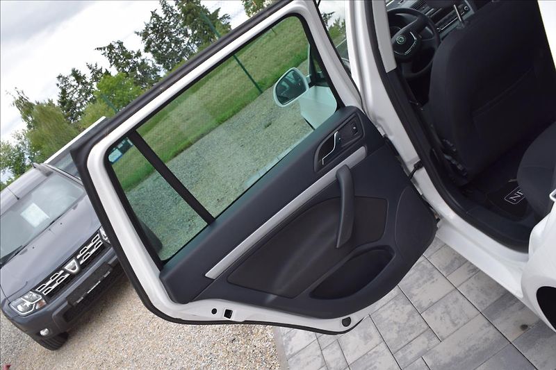 Škoda Octavia 1,2 TSI 77KW 2XKOLA XENONY - fotka 28 z 43