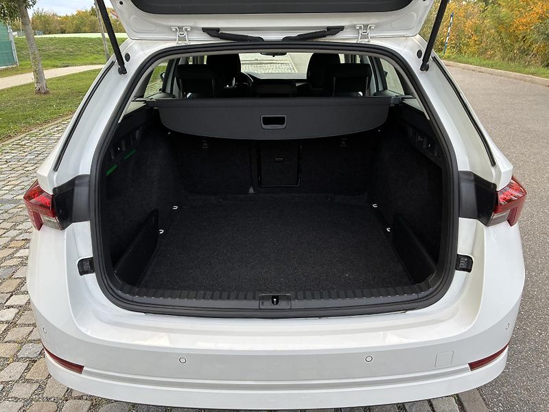 Škoda Octavia IV 2,0 TDI Ambition - fotka 15 z 15