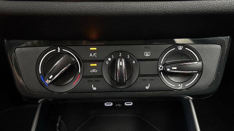 Škoda Fabia 1.0 TSI Style - fotka 13 z 23