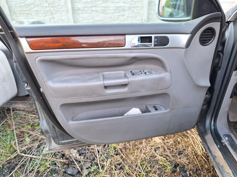 Volkswagen Touareg (2004) 5.0 230 kw motor K.O. - fotka 7 z 18