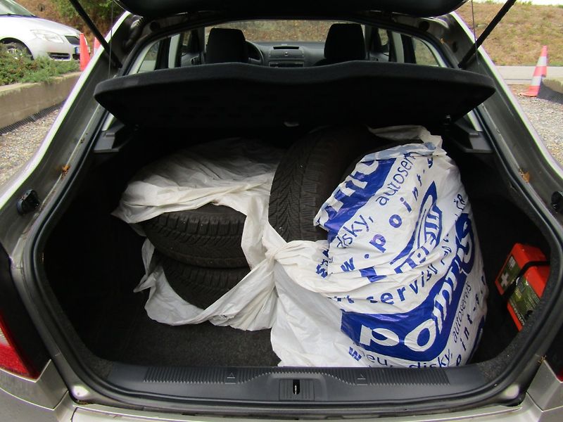 Škoda Octavia (2009) 1.6 MPI 75kW 1.MAJITEL - fotka 22 z 35