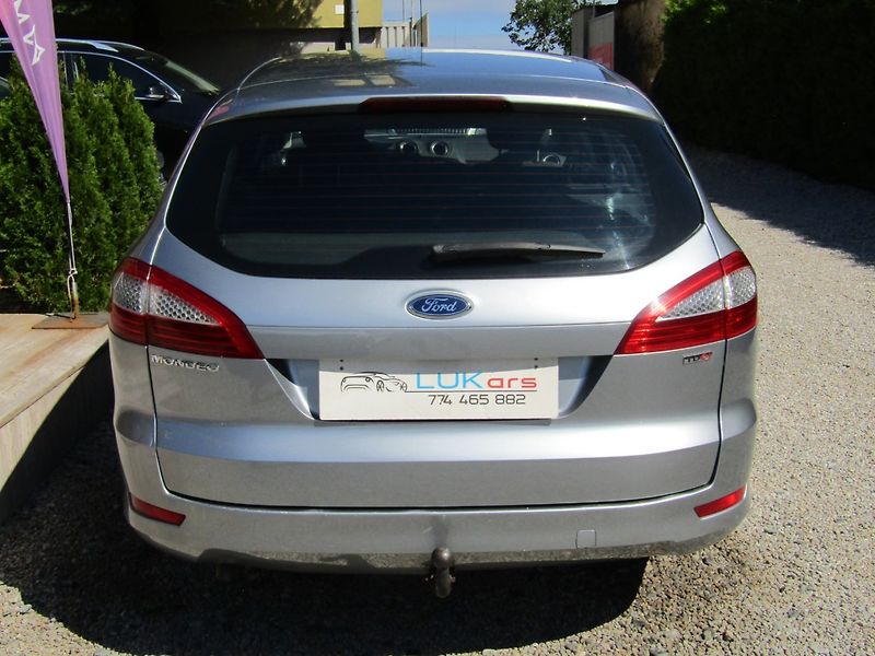 Ford Mondeo (2008) 2.0 TDCi GHIA 1.MAJITEL - fotka 12 z 43