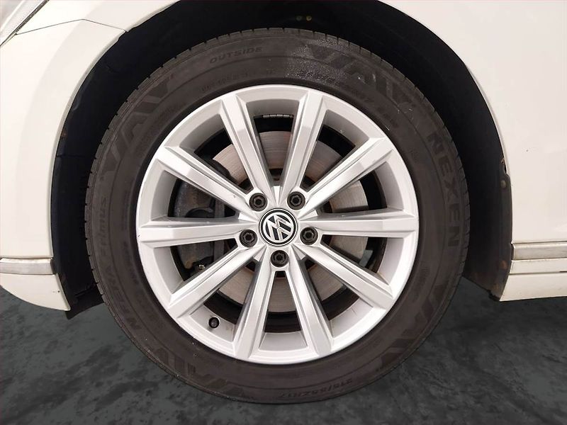 Volkswagen Passat (2015) Highline 2.0 BiTDI, 4X4 - fotka 15 z 22