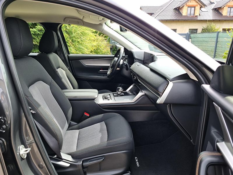Mazda CX-60 (2022) 2.5 PHEV,EXCLUSIVE LINE,MATRIX - fotka 22 z 42