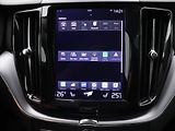Volvo XC60 2,0 B4 145kW AWD Momentum CZ D - náhled 22