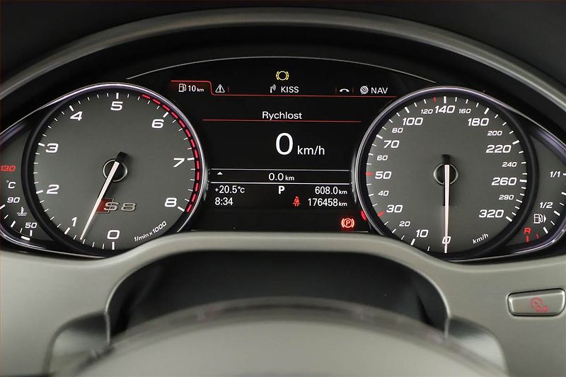 Audi S8 (2013) 4.0 TFSi - fotka 18 z 21