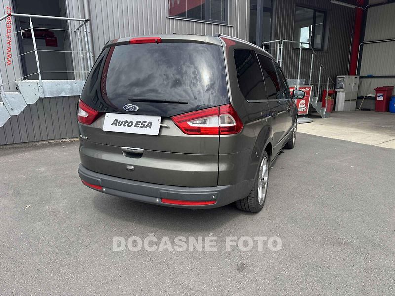 Ford Galaxy (2011) 2.2 TDCi 7míst, bixen - fotka 2 z 3