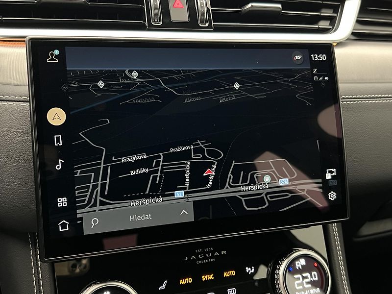 Jaguar F-Pace D200 R-DYNAMIC S AWD AUT - fotka 29 z 44