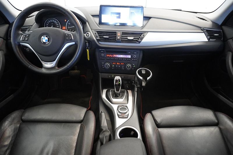 BMW X1 2,0 XDRIVE28I AUT. - fotka 21 z 30
