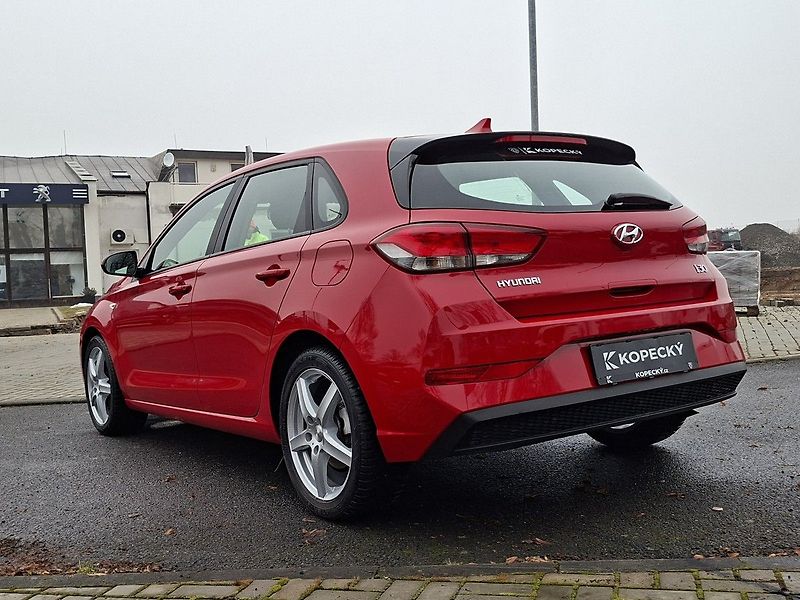 Hyundai i30 1,0 TGDI 120k M6 - fotka 7 z 19