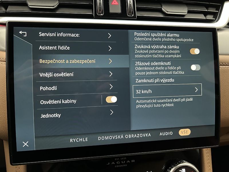 Jaguar F-Pace D200 S AWD AUT CZ REZERVACE - fotka 41 z 42