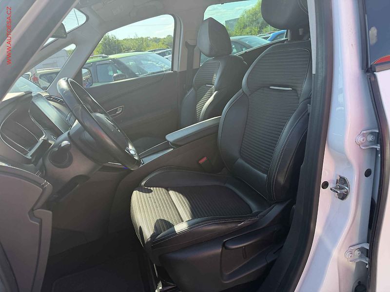 Renault Grand Scénic (2017) 1.2 TCe, AC, STK4/28 - fotka 8 z 13