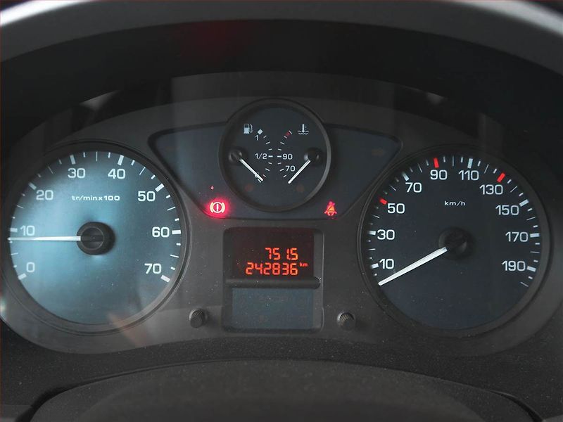 Citroën Berlingo (2011) 1.6 HDi, 5Míst - fotka 11 z 14