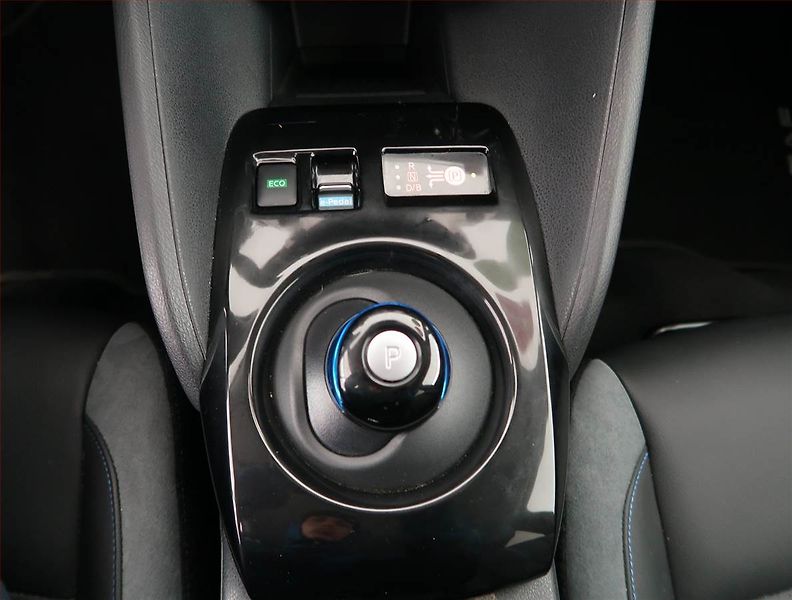 Nissan Leaf (2020) 62 kWh, SoH 87% - fotka 13 z 28