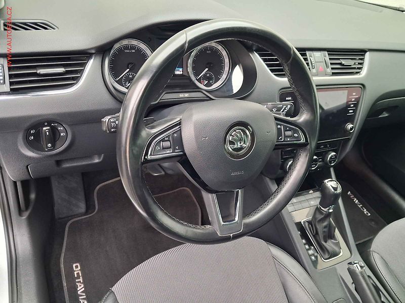 Škoda Octavia (2017) 2.0 TDi, 2.maj, DSG, LED - fotka 12 z 19