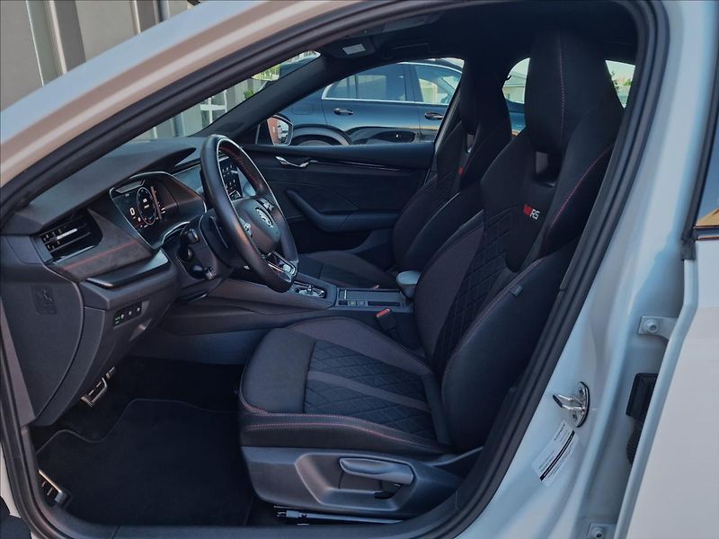 Škoda Octavia 2.0 TDI 147kW DSG 4x4 RS,1Maj - fotka 19 z 50