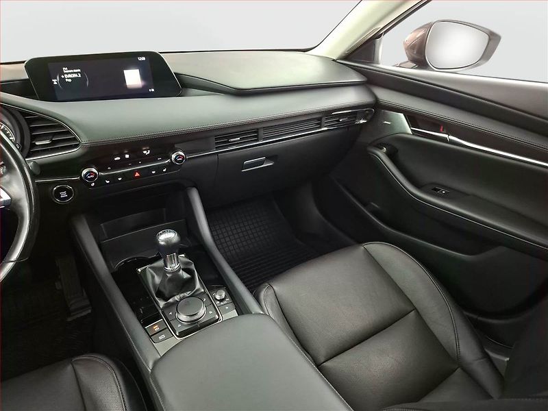 Mazda 3 (2022) Luxury 2.0 e-Skyactiv X - fotka 8 z 20