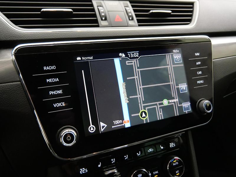 Škoda Superb - fotka 16 z 26