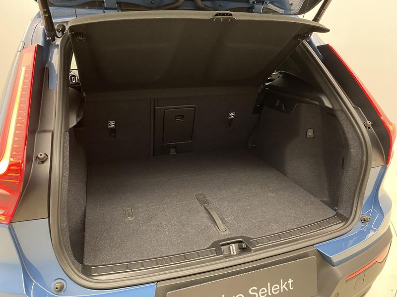 Volvo XC40 B4 DARK PLUS AUT  - fotka 6 z 56