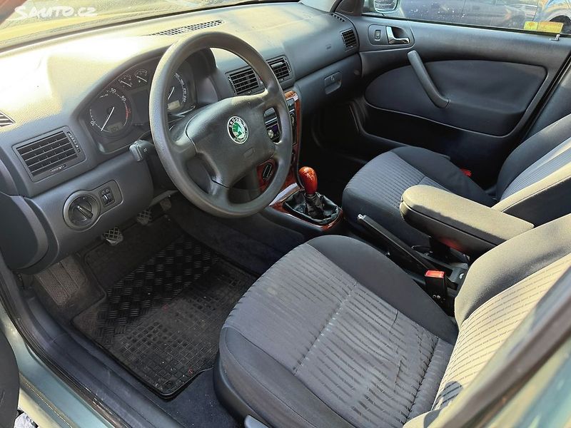 Škoda Octavia (2001) 1.8T, 110kw Původ ČR 1. maj. - fotka 13 z 17