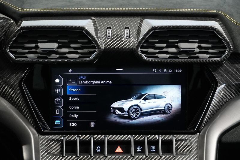 Lamborghini Urus Performante, Akrapovič - fotka 36 z 41
