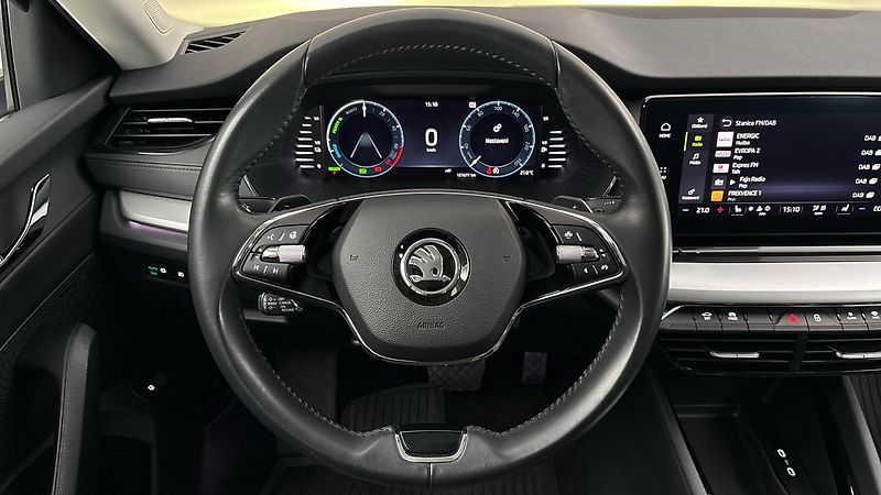 Škoda Octavia 1.4 TSI iV DSG Ambition - fotka 9 z 27